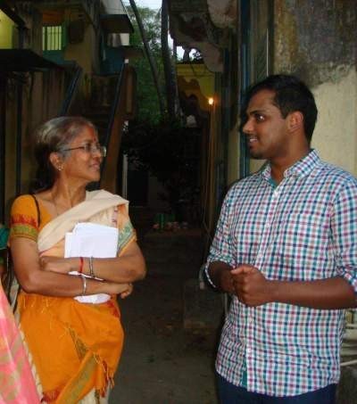 Mrs. Subha Vaidyanathan interacting with one of the alumni during the alumni meet