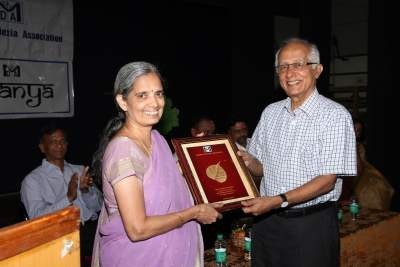 Mrs. Savithri Krishnan, one of our senior teacher being honoured at our Annual D